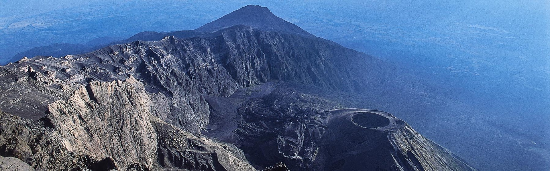 Arusha & Mont Meru | Sous l'Acacia